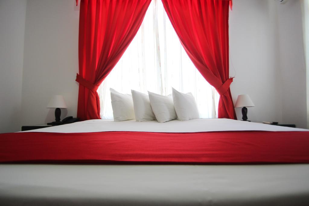 Hotel B'Liam Tumbes Zimmer foto